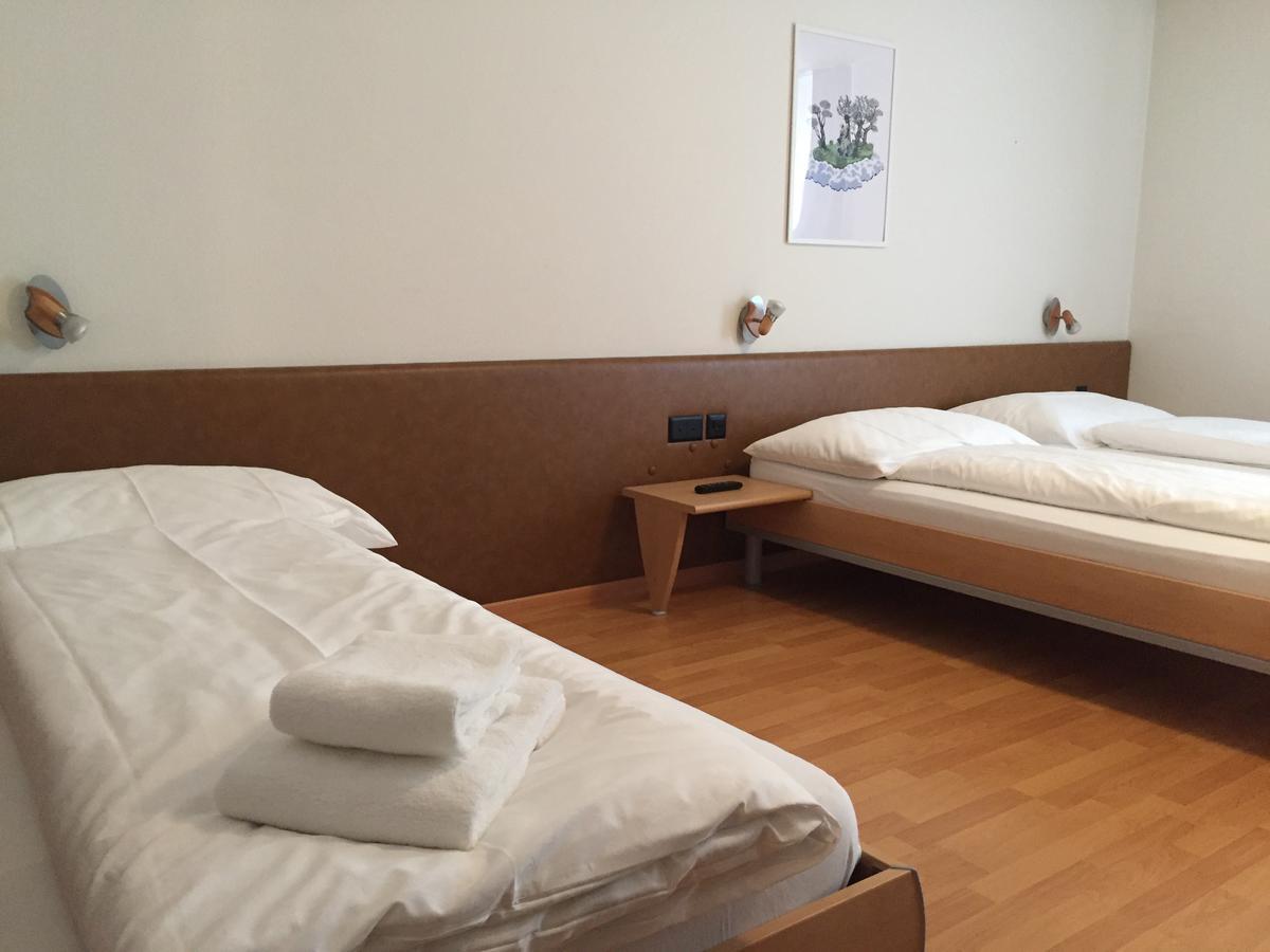 Hotel & Restaurant Stadthof 글라루스 외부 사진