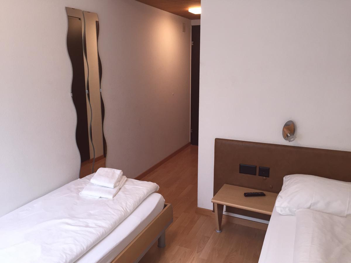 Hotel & Restaurant Stadthof 글라루스 외부 사진