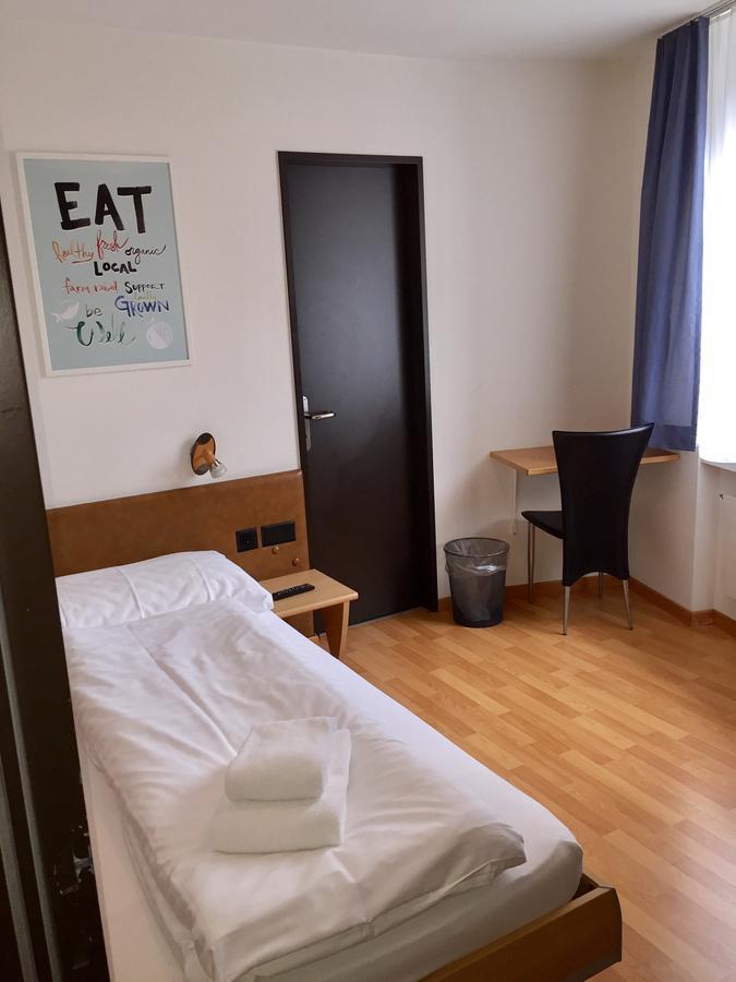 Hotel & Restaurant Stadthof 글라루스 외부 사진