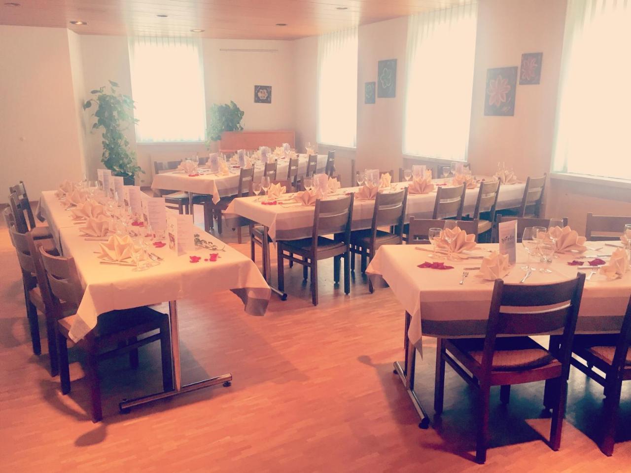 Hotel & Restaurant Stadthof 글라루스 외부 사진
